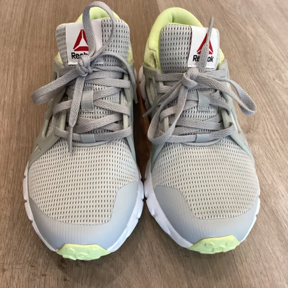 Reebok Mesh Running Sneaker Gray Neon Green Women's Shoes sz 6.5 New